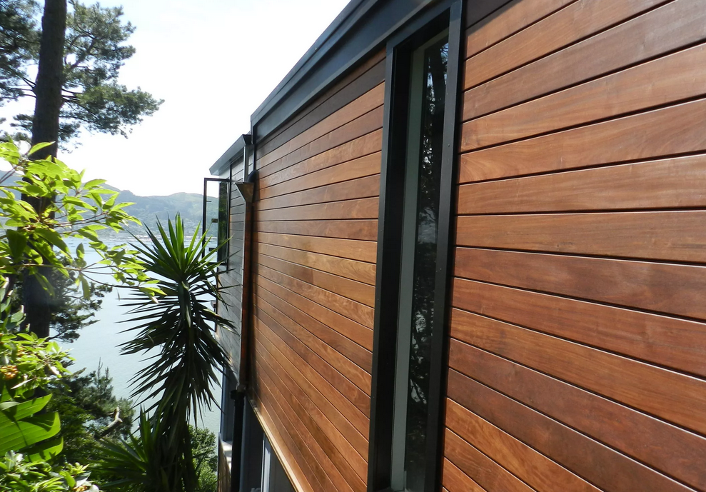 Exterior wood. Фасадный планкен из ДПК. Фасадная доска ДПК cm cladding. Металлосайдинг под планкен. Планкен лиственница фасад.